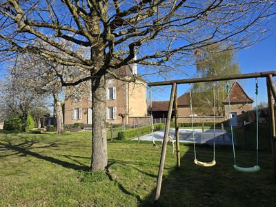 Maison - 274 m² - 11 pièces