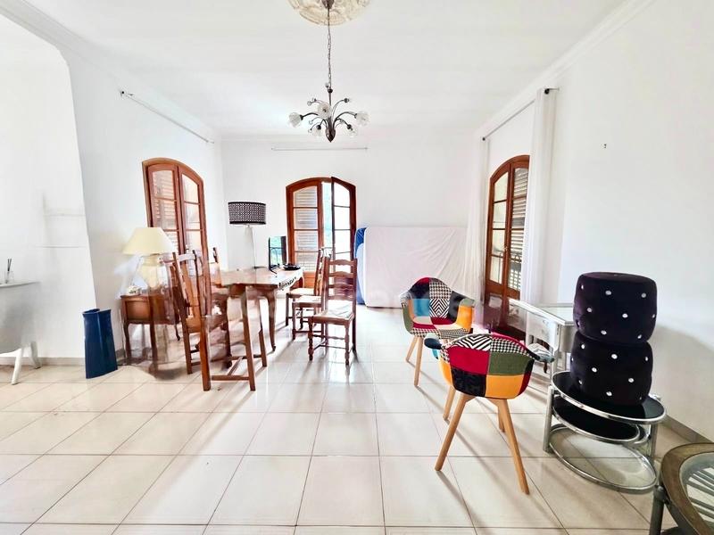 Maison - 353 m² - 10 pièces