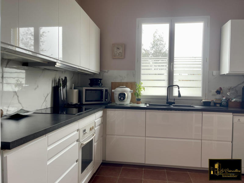 Maison - 163 m² - 9 pièces