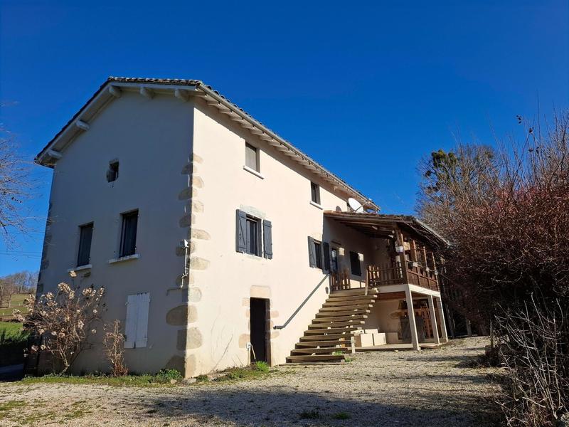 Maison - 187 m² - 8 pièces