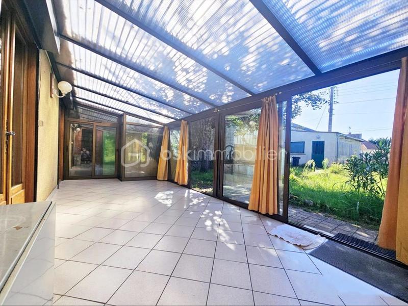 Maison traditionnelle - 95 m² - 4 pièces