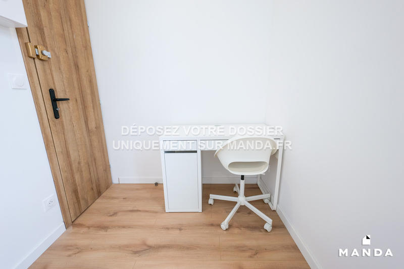 Chambre - 16 m² - 7 pièces