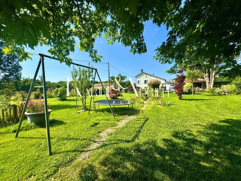 Maison - 177 m² - 7 pièces