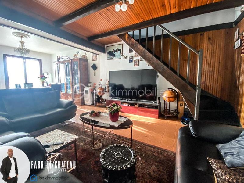 Maison - 93 m² - 5 pièces