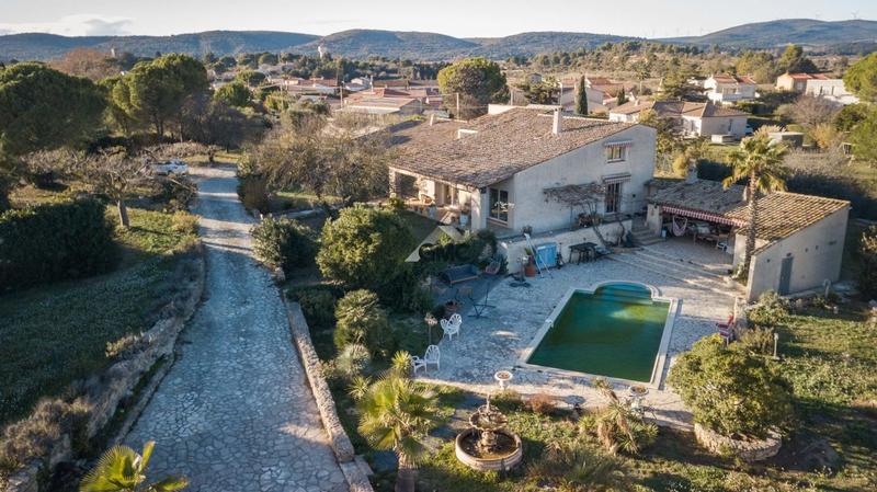 Demeure - 292 m² - 5 pièces