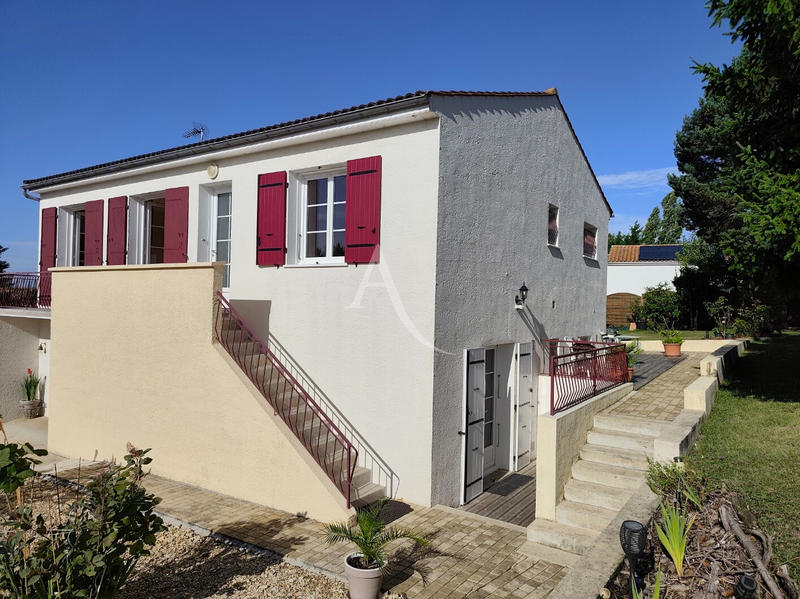 Maison - 166 m² - 7 pièces