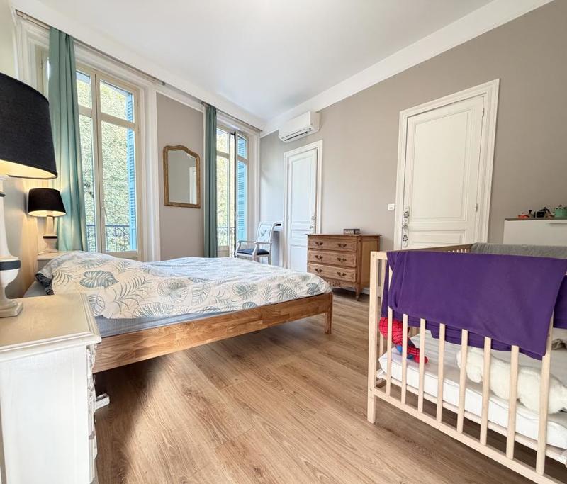 Maison bourgeoise - 257 m² - 12 pièces