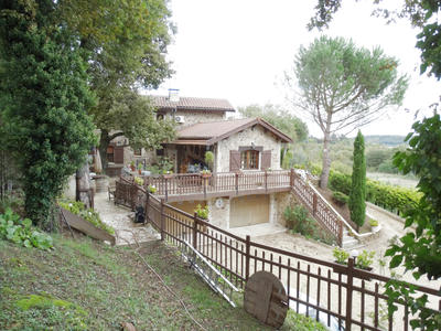 Maison - 200 m² - 6 pièces