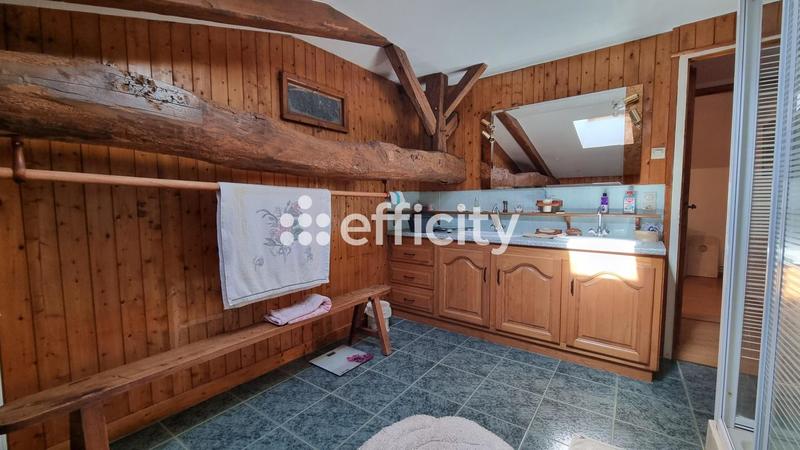 Maison - 235 m² - 8 pièces