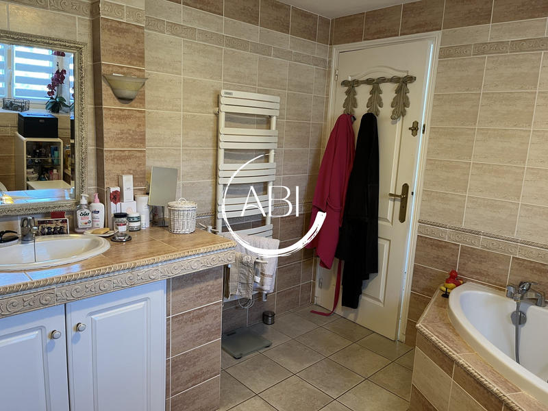 Maison - 120 m² - 6 pièces