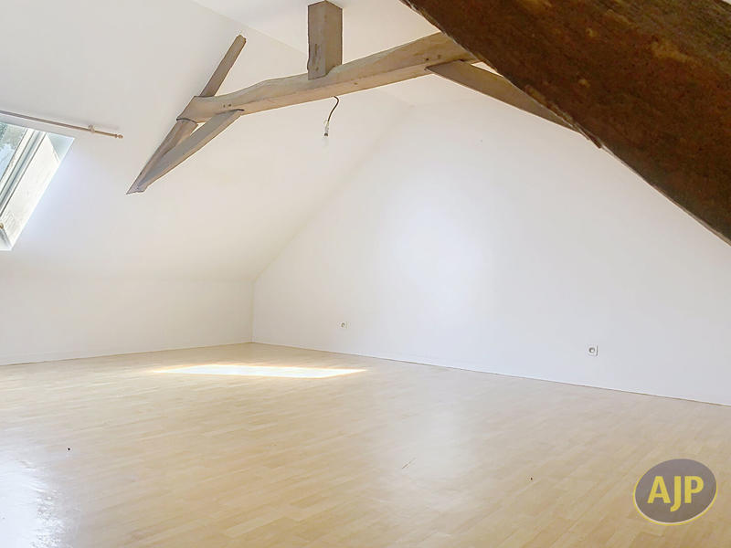 Maison - 250 m² - 7 pièces