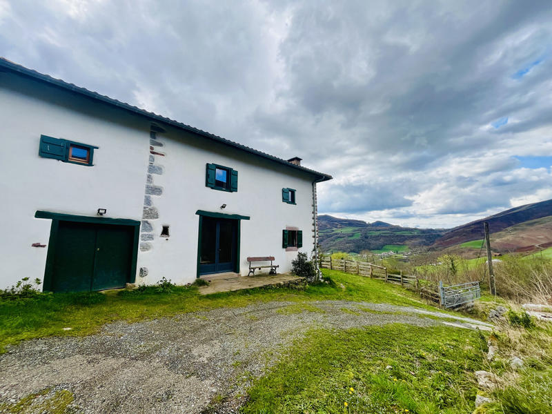 Maison - 157 m² - 9 pièces