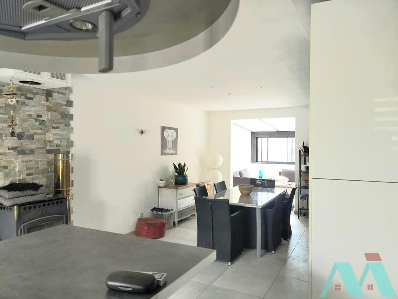 Maison - 96 m² - 4 pièces