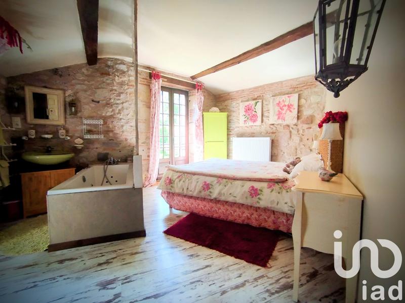 Maison - 400 m² - 8 pièces