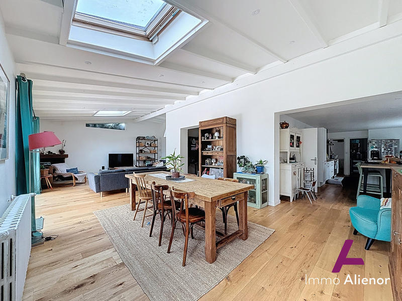 Maison ancienne - 215 m² - 8 pièces