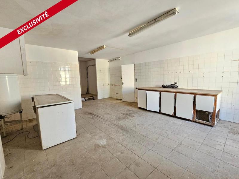 Maison - 260 m² - 11 pièces