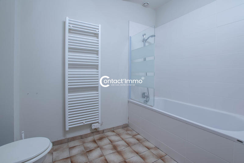 Maison - 210 m² - 6 pièces