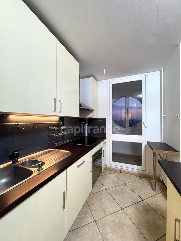 Appartement - 84 m² - 3 pièces