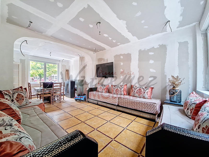 Maison - 90 m² - 5 pièces