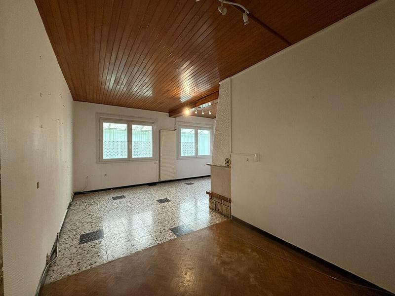 Maison - 240 m² - 9 pièces