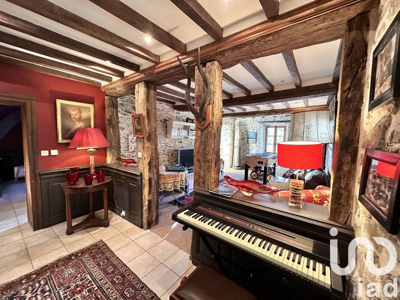 Maison - 277 m² - 8 pièces