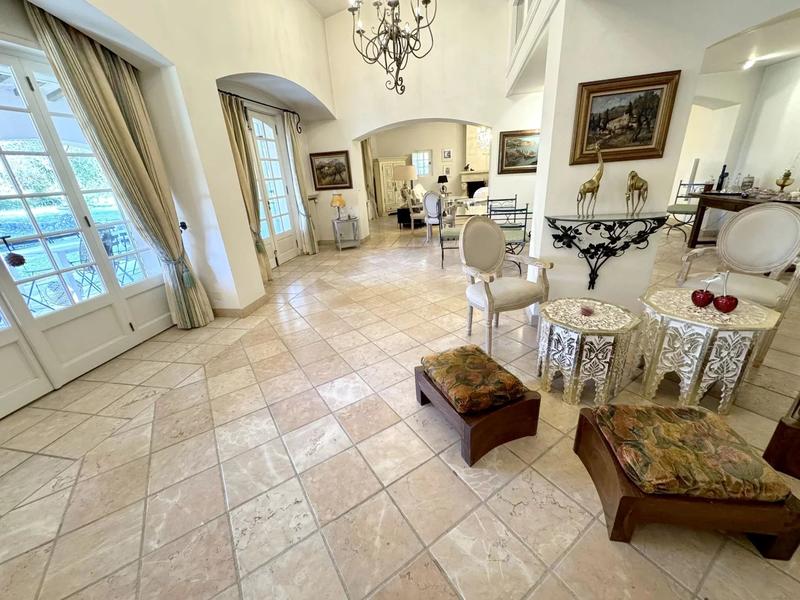 Villa - 280 m² - 5 pièces