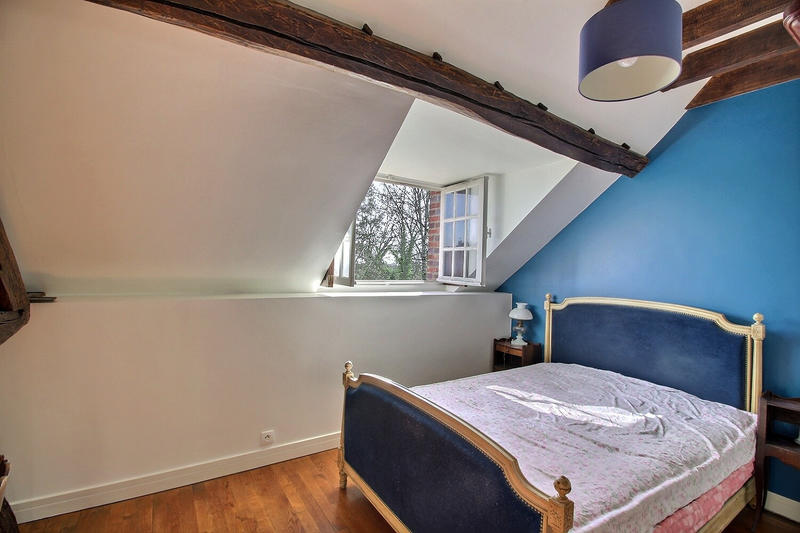 Demeure - 236 m² - 11 pièces