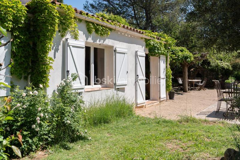 Demeure - 240 m² - 9 pièces