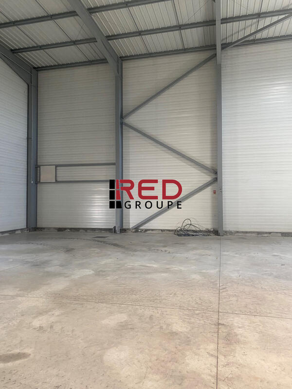 Entrepôt - 330 m²