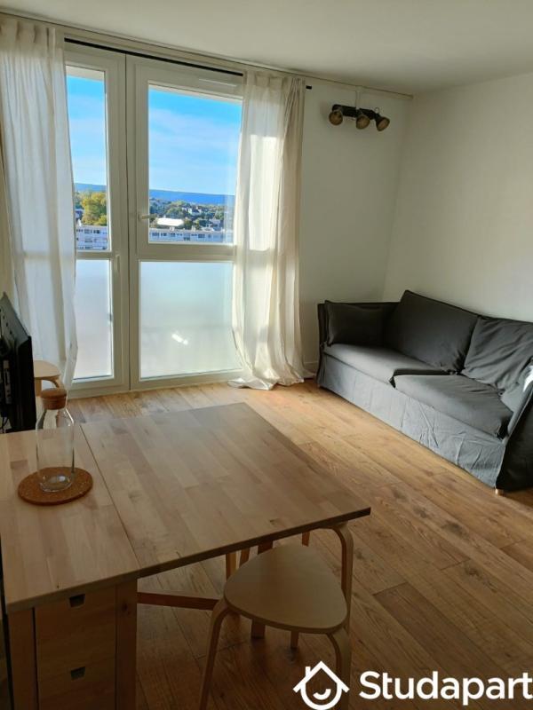 Chambre - 9 m² - 1 pièce