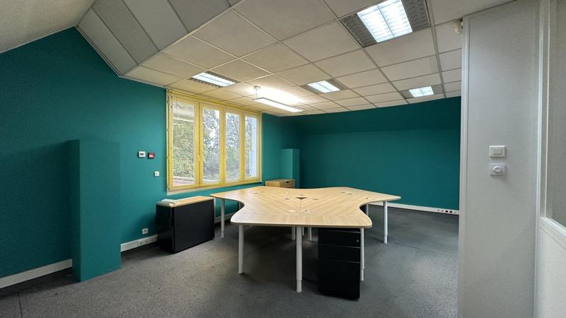 Bureau - 335 m²