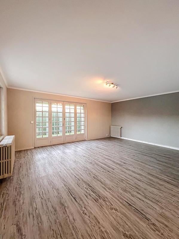 Maison - 212 m² - 7 pièces