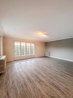 Maison - 212 m² - 7 pièces