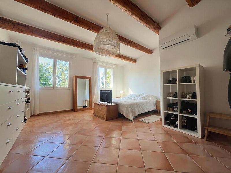 Maison - 274 m² - 9 pièces