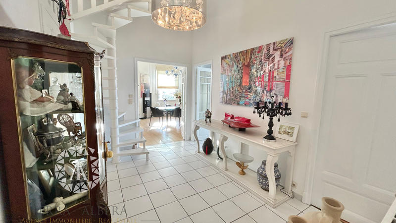 Appartement - 139 m² - 5 pièces