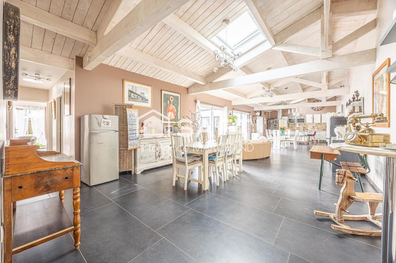 Maison - 196 m² - 6 pièces