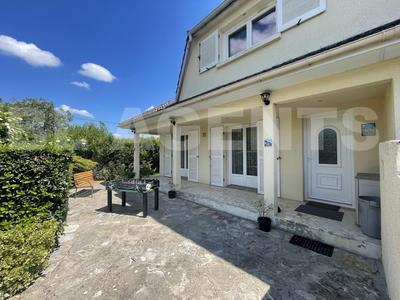 Villa - 157 m² - 8 pièces