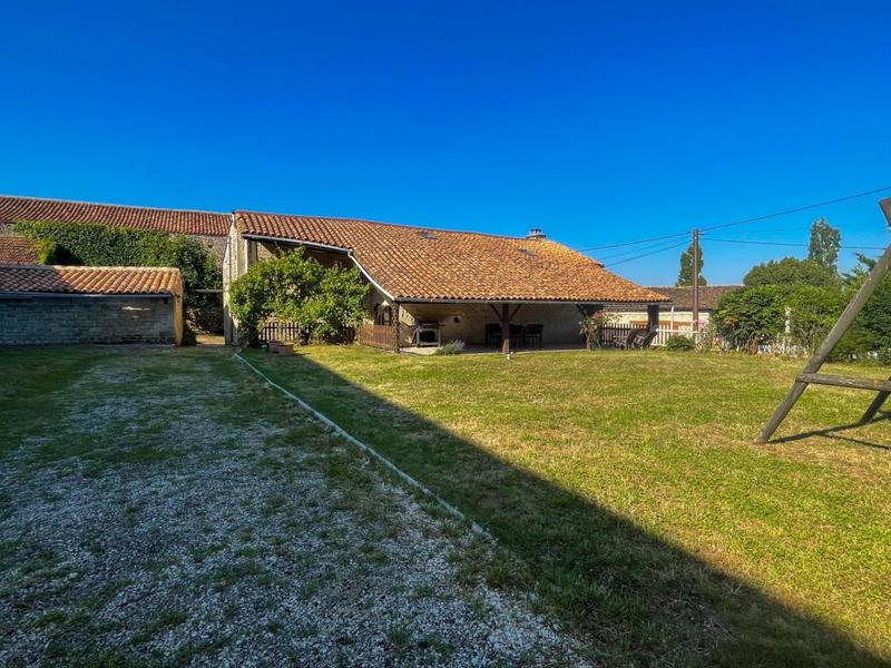 Maison en pierre - 133 m² - 6 pièces