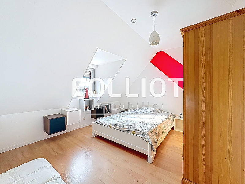 Maison - 140 m² - 8 pièces