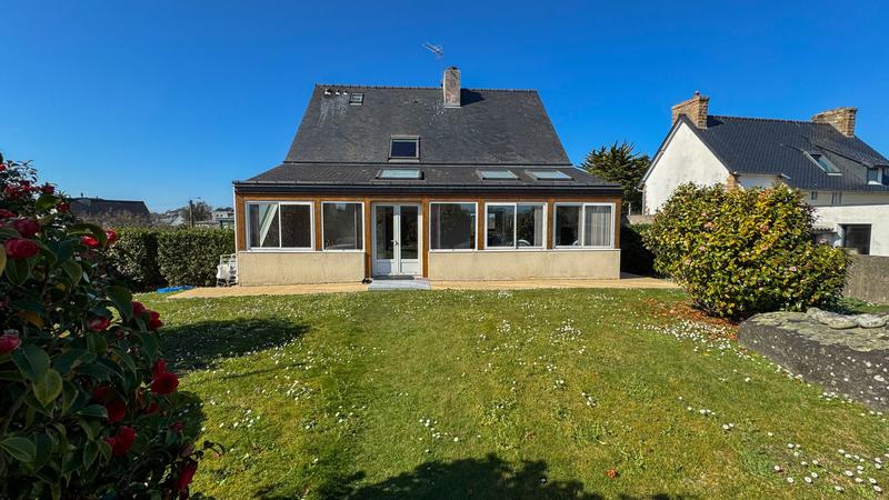 Maison traditionnelle - 160 m² - 6 pièces