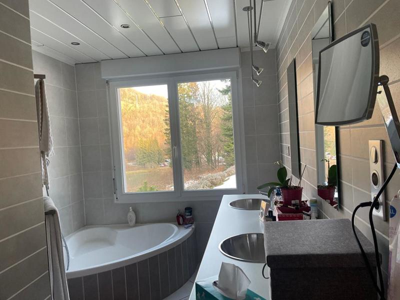 Maison - 165 m² - 9 pièces