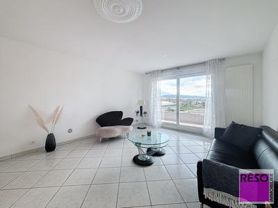 Appartement - 93 m² - 3 pièces