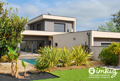 Maison - 222 m² - 7 pièces