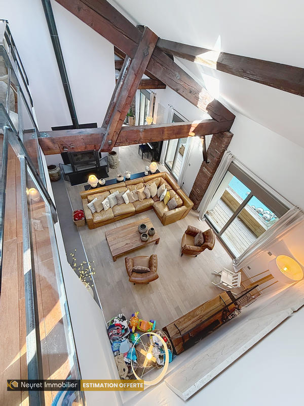 Maison - 270 m² - 8 pièces