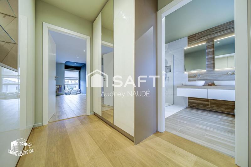 Maison - 235 m² - 8 pièces