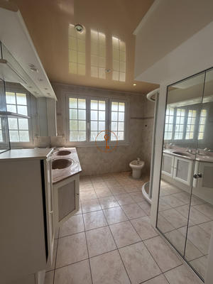 Maison - 139 m² - 5 pièces