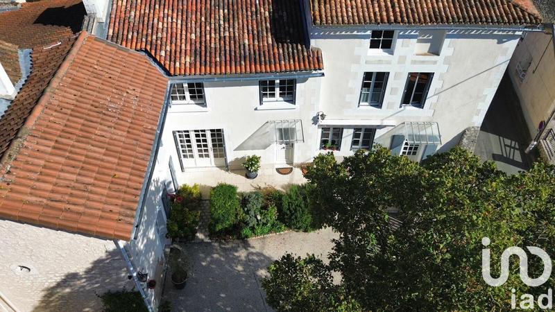 Maison - 214 m² - 7 pièces