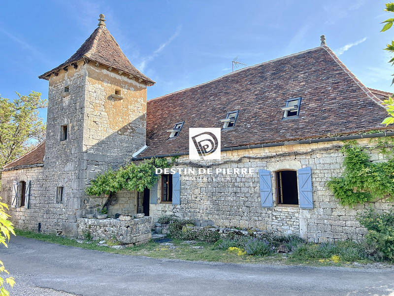 Maison - 280 m² - 8 pièces