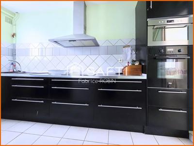 Maison - 97 m² - 5 pièces