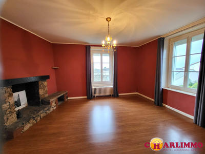 Maison traditionnelle - 157 m² - 6 pièces